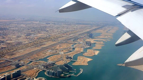 фото https://cdn.pixabay.com/photo/2016/11/19/09/55/take-off-1838379__340.jpg
