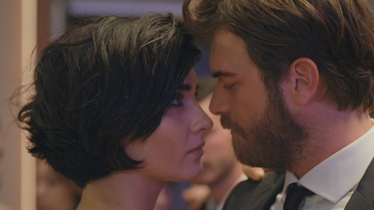 Кадр из сериала "Смелый и красавица"