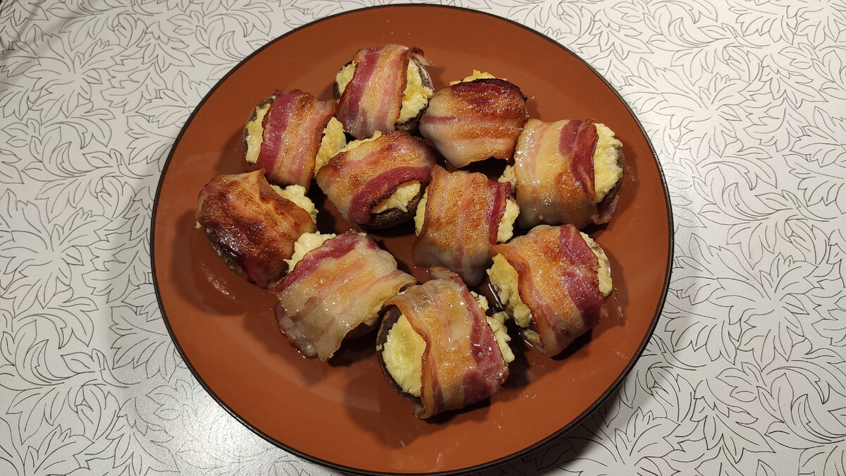 Фаршированные шампиньоны