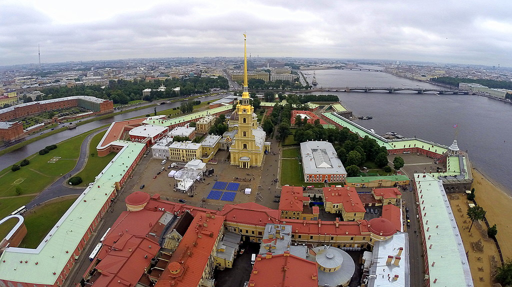 Петропавловская крепость в Санкт Петербурге вид сверху