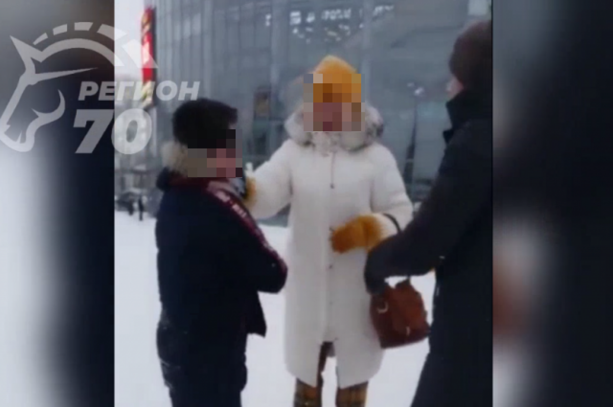    В Томске следователи проверят сообщение об избитом ребенке возле ТЦ