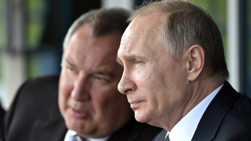     Владимир Путин и Дмитрий Рогозин. kremlin.ru