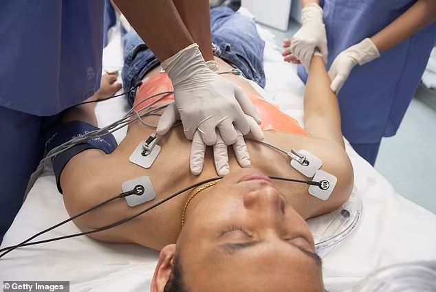 Другие пациенты вспоминали, как врачи заново запускали их сердца.