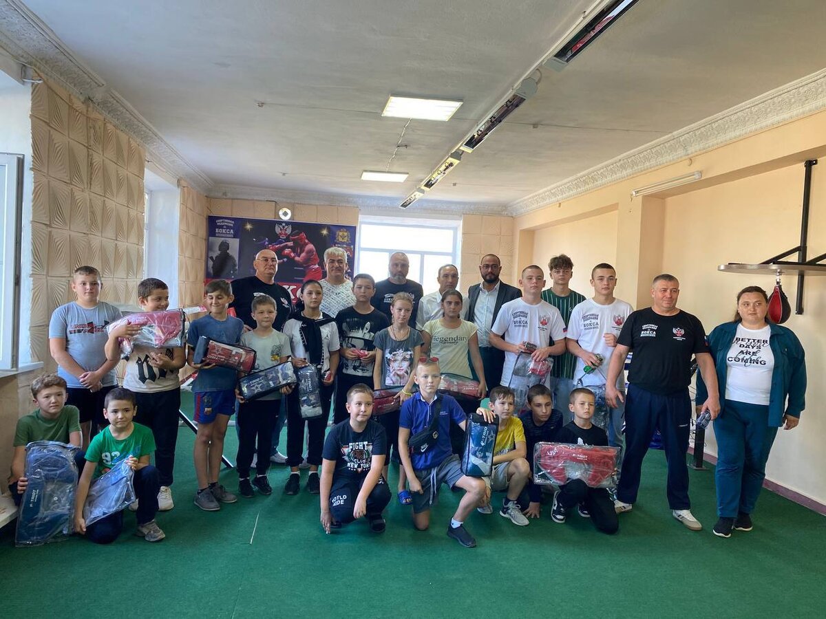  При содействии «Единой России» в Херсонской области в селе Фрунзе открыли боксерский зал - Таврия ТВ - Херсон