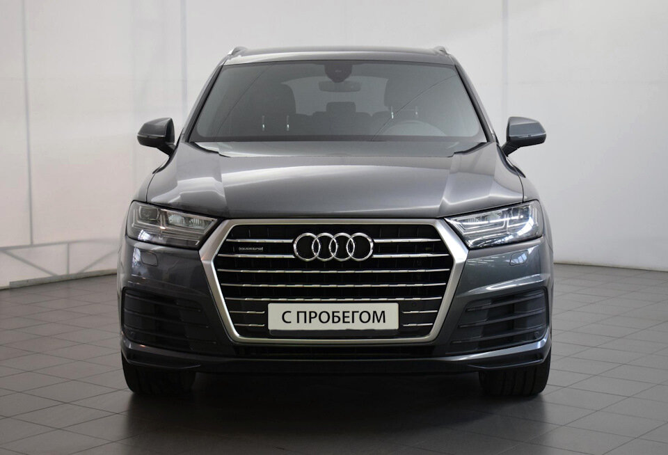 Морде очень не хватает противотуманных фар. Хоть с диодной оптикой они и не нужны, но все ровно существует какая – то незаконченность.