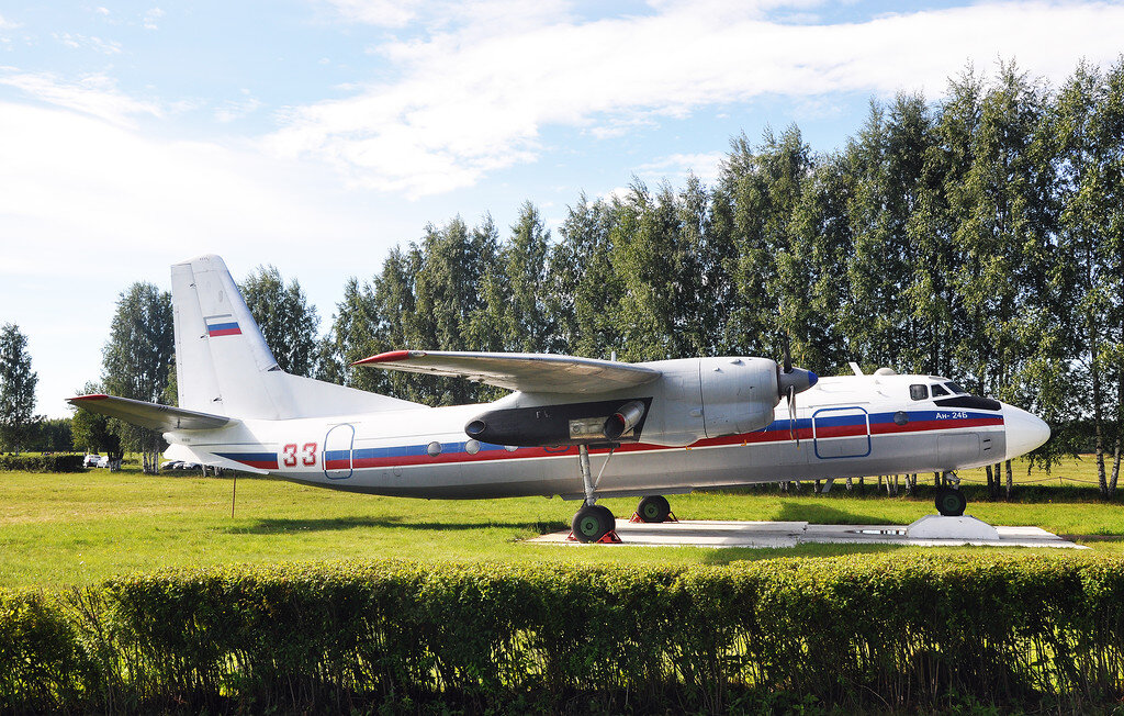 1. Ан-24Б - 24 красный - Россия (СССР) - ВВС

