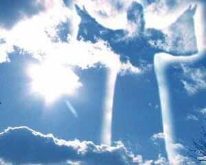 Первый довод самый нелепый, «Бога нет потому, что я его не видел». Ну что тут скажешь? Многие люди считают себя атеистами только потому, что они даже не попытались хотя бы раз в своей жизни серьёзно задуматься о том, кто они в этом мире. Просто с первого взгляда идея существования Бога кажется настолько не реальной и бессмысленной, что даже думать об этом человек не хочет. Действительно, как можно верить во что-то, чего ты не можешь увидеть? Хотя все люди верят в то, что существуют микробы или скажем электрический ток, хотя их тоже нельзя увидеть не вооруженным глазом. Правда ток достаточно просто можно ощутить с помощью нехитрого приспособления в виде двух гвоздиков и розетки (не рассматривать как руководство к действию). Кроме того что люди до сих пор толком не знают что такое электрический ток (реально не знают, никто сейчас не может объяснить откуда он берётся), все верят что он есть, и все им пользуются. Но давайте представим, что вы на машине времени отправились в 10 век и вам нужно объяснить людям, что такое электрический ток. Думаю, даже если вы им покажете молнию в небе у вас вряд ли что то - получится. Если взять радиацию то с ней дело будет обстоять ещё сложнее.  К чему я это все вам говорю, да к тому что отрицать то, чего ты не можешь видеть или потрогать, по меньшей мере странно (для разумного человека). Возможно это только потому, что ты просто не дорос до этого, также как и люди из 16 века не доросли до электричества, радиации и микробов.