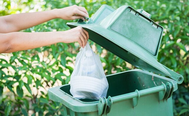 Выброс мусора