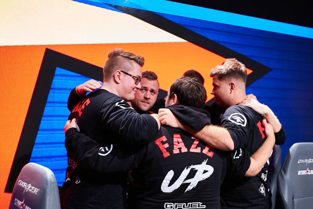 Faze clan g2 esports. Команда фейз. FAZE Clan состав КС. FAZE CS go команда 2020. FAZE КС го состав 2020.