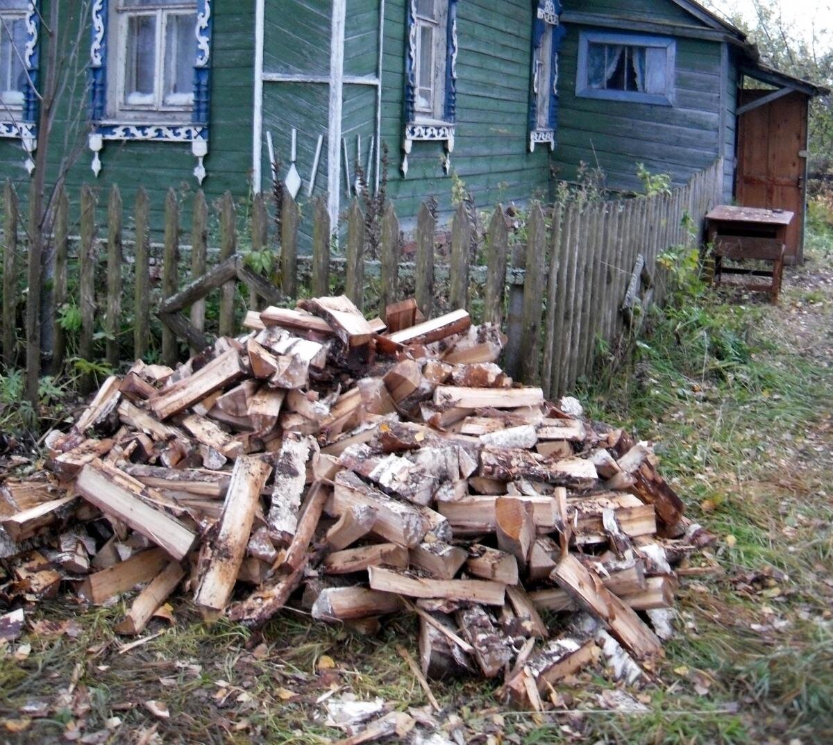 дрова в деревне фото