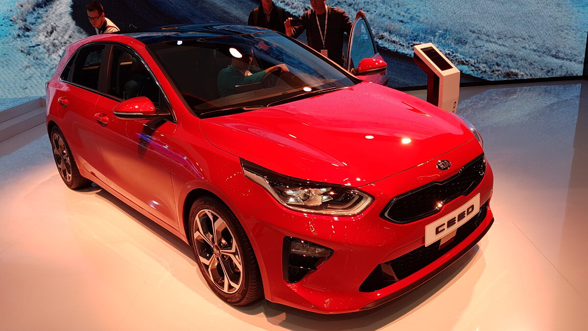 Kia Ceed 2019 красный