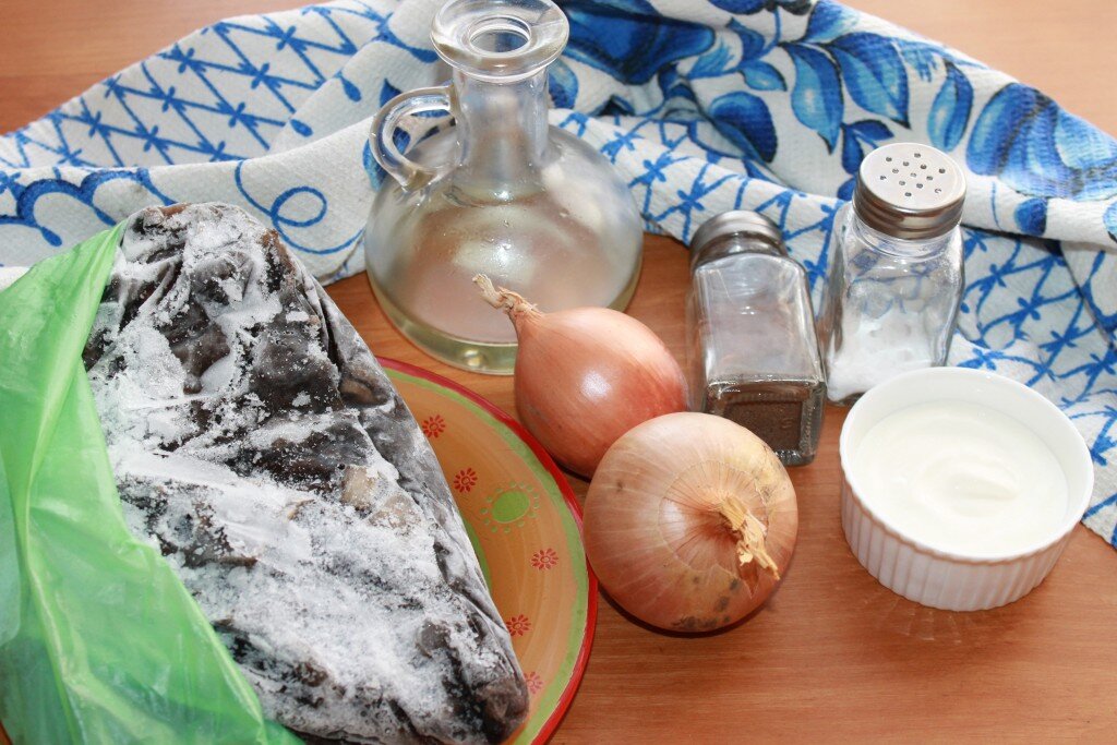 Жареные лесные грибы с луком, сметаной и специями | school-culinary.ru ...