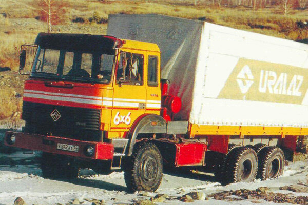 Вариант прототипа с двускатной ошиновкой задних колес