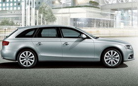 Все современные автомобили можно классифицировать по целому ряду признаков: тип двигателя, его объем, тип кузова, ведущий мост, и т.д. Умение разделять автомобили по ключевым признакам позволит, в частности, адекватно сформулировать свои требования к будущему автомобилю перед его покупкой, а также полезно во многих других случаях. В данной статье мы рассмотрим наиболее распространенные классификации современных легковых автомобилей.

Классификация автомобилей по типу двигателя 
Все легковые автомобили в зависимости от типа установленного двигателя можно разделить на две категории: работающие на бензине либо работающие на дизельном топливе, коротко — бензиновые и дизельные. Несмотря на то, что и у тех, и у других имеется масса поклонников, и споры о преимуществах и недостатках каждого вида идут много лет, однозначного никто не скажет, что лучше: бензин или дизель.
Возможно, у читателя возникнет вопрос: «Насчет бензиновых машин все ясно, а вот на каком топливе работают дизельные автомобили?».
Дизельным топливом является обыкновенная солярка, на которой в том числе работают трактора и другая сельхозтехника, военная техника, дизель-поезда, и др.

СОВЕТ
Не секрет, что в современной России многие автомобилисты заправляются не на заправках, а «по знакомству», проще говоря — покупают краденое топливо. Помните, что самое качественное дизельное топливо — у машинистов, а также у военных: ведь у этих потребителей оно должно отвечать особым требованиям, в частности — быть надежным при низких температурах. Не рекомендуется приобретать солярку у трактористов, а также у неизвестных людей: если летом еще сойдет, то зимой можете заглохнуть в самый неподходящий момент.

Принципиальное отличие бензинового двигателя от дизельного состоит в том, что в бензиновом моторе топливо сгорает от искры, которую производит свеча зажигания, а в дизельном воспламеняется от свечи накаливания. Отметим, что дизельный двигатель намного дороже в производстве — его стоимость примерно на 25-30% выше, чем у бензинового. Это обусловлено вы первую очередь предельно сложной технологией производства: при выполнении некоторых операций и технологических процессов необходимо соблюдать просто космическую точность.
Зато в эксплуатации большинство дизельных двигателей являются более экономичными, нежели их бензиновые собратья (разница в потреблении топлива на 100 км пробега может составлять от 2 до 5 литров). С другой стороны, «дизеля» уступают бензиновым моторам в приемистости: бензиновые машины более резво ведут себя на дороге (кстати, именно поэтому среди спортивных автомобилей почти нет машин с дизельным двигателем).
В зимних условиях дизельный мотор может оказаться ненадежным: не секрет, что при низких температурах солярка густеет, и машина просто глохнет. Однако это относится в первую очередь к старым автомобилям; на современных машинах все особенности холодного климата учтены, и «дизеля» по надежности не отстают от бензиновых моторов. Главное — заливать качественное топливо, и в холодное время года ездить на «зимней» солярке.

Классификация автомобилей по типу привода
Почему автомобиль движется? Потому что тепловая энергия сгорания, которая образуется в двигателе, превращается в механическую энергию вращения, которая в свою очередь передается на ведущие колеса, а уже они приводят автомобиль в движение. В зависимости от того, какие колеса у машины являются ведущими, все автомобили можно разделить на три категории: переднеприводные, заднеприводные и полноприводные.
У переднеприводных машин ведущими является передняя пара колес. Характерной особенностью таких автомобилей является отсутствие у них карданного вала. Переднеприводные машины отличаются высокой маневренностью, а также возможностью более легкого выхода из заноса.
Заднеприводные машины приводятся в движение задней парой колес. В данном случае для передачи крутящего момента от двигателя к колесам используется карданный вал, который тянется от передней части автомобиля к заднему мосту. Отметим, что в бывшем СССР долгое время выпускались только заднеприводные машины; первым переднеприводным автомобилем, совершившим своеобразную революцию в отечественном автомобилестроении, стал ВАЗ-2108. Эти машины начали сходить с конвейера во второй половине 80-х годов прошлого века. Отметим, что многие российские автомобилисты со стажем до сих пор принципиально ездят только на заднеприводных автомобилях.

Как читатель уже наверняка догадался, что полноприводные машины — это те, у которых ведущими являются все четыре колеса. Отметим, что при необходимости водитель может отключить любой ведущий мост — например, с целью экономии топлива.
Среди советских легковых машин первым полноприводным автомобилем стала знаменитая «Нива». Кстати, вот у нее-то отключение какого-либо моста конструктивно не предусматривалось. Однако отечественные автомобилисты быстро нашли чисто «русский» выход, который был простым, как и все гениальное: они просто снимали «лишний» карданный вал. В результате на соответствующий мост крутящий момент не передавался, и он, понятное дело, не работал. Таким нехитрым способом достигалась экономия топлива.
Характерной особенностью и главным достоинством полноприводных машин является их повышенная проходимость. Это позволяет ездить на них в условиях, при которых обычный автомобиль эксплуатировать невозможно: в снежных сугробах, на болотистой местности, на дорогах с расползающимися в грязи колеями (например, в лесу), и т.д. В настоящее время наиболее известными представителями полноприводных автомобилей являются джипы. Кстати, самый известный джип советского автопрома — знаменитый «УАЗ», в простонародье — «козел». Наиболее характерными пользователями «УАЗов» в советские времена являлись председатели колхозов, агрономы, милиция, а также военные. Это неудивительно: машина справлялась с бездорожьем отлично, а именно этим категориям людей чаще всего приходится ездить по «убитым» российским дорогам.
Классификация автомобилей по типу кузова

Современные автомобили можно также классифицировать по типу кузова: седан, хэтчбэк, универсал, вагон, лимузин, кабриолет, минивэн.
Наиболее распространенным в настоящее время типом кузова является «седан». Такой автомобиль имеет две или четыре двери, и рассчитан на 4-5 пассажиров. Моторный отсек и багажник являются выступающими, причем багажник отделен от пассажирского салона. Наиболее характерный пример автомобиля с типом кузова «седан» — классические модели «Жигулей» (ВАЗ-2101, ВАЗ-2105, и др.). В бывшем СССР подавляющее большинство легковых автомобилей выпускалось именно с таким кузовом.

Тип кузова «хэтчбэк» также пользуется популярностью, хотя и не столь широко распространен, как «седан». Хэтчбэк имеет две или четыре боковые пассажирские двери, и еще одну — грузовую, расположенную в задней части кузова. Грузовая дверь открывается вертикально, а заднее сидение можно сложить, благодаря чему объем багажного отделения существенно увеличивается. В стандартном же состоянии багажник хэтчбэка уступает по вместительности багажнику седана. Из представителей советского автопрома тип кузова «хэтчбэк» был у ВАЗ-2108, ВАЗ-2109, «Иж-Комби», «Москвич АЗЛК-2141». Что касается иномарок, то здесь примеров можно привести великое множество: с такими кузовами выпускаются и «Опель-Астра», и «Форд-Эскорт», и «Ауди», и др.

Еще одним распространенным типом кузова является «универсал». У таких машин грузопассажирский салон, две или четыре боковые двери и еще одна — пятая, которая расположена сзади и является грузовой (т.е. закрывает багажное отделение). Из всех легковых машин багажник универсала является наиболее вместительным, поэтому такие машины очень любят российские дачники. Кроме этого, в таких автомобилях удобно совершать семейные поездки. Заднее сидение при необходимости можно сложить, благодаря чему багажное отделение увеличивается чуть ли не в два раза; после этого в нем можно перевозить крупногабаритные грузы (например, холодильник). Классические представители советского (российского) автопрома, обладающие кузовом типа «универсал» — это ВАЗ-2102 и ВАЗ-2104. Что касается иномарок, то с таким кузовом выпускают и «Мерседес», и «Опель-Омега», и «Форд-Эскорт», и «БМВ», и др.

Разновидностью «универсала» является тип кузова «минивэн». Такая машина вместительнее, у нее подвеска более высокая, она несколько напоминает «мини-микроавтобус». Характерный пример — «Рено Сценик» или «Фольксваген Шаран».
Часто на российских дорогах можно встретить автомобили с типом кузова «купе». У них две двери, а посадочные размеры задних сидений как бы «стеснены», или «сжаты». Багажник небольшой, машина хорошо подходит для городских поездок — например, на работу, по магазинам, и т.д.

Пока еще относительной экзотикой в России являются машины с типом кузова «кабриолет». У таких машин кузов открытый, они действительно имеют много преимуществ, но в подавляющем большинстве совершенно не приспособлены для езды в российских условиях. Дело в том, что они созданы для эксплуатации в теплое время года. Однако на российских дорогах (особенно грунтовых) в этих машинах все покрывается пылью (в том числе и пассажиры), а при движении по мокрой дороге (например, после дождя) всех находящихся в машине вполне может окатить грязной водой из дорожной лужи проходящий мимо самосвал. А в условиях российской зимы «кабриолет» и вовсе неприемлем: складная матерчатая (или из любого другого материала) крыша автомобиля совершенно не держит тепло (что вполне естественно), поэтому в машине очень холодно.
Близким родственником кабриолета является тип кузова «родстер». Это пассажирский двухместный автомобиль с тентовым верхом, который при необходимости можно сложить.

Тип кузова «вагон» больше похож на пассажирский микроавтобус: у него отсутствует выступающий моторный отсек и багажник. Наиболее характерный пример такого автомобиля — всем хорошо знакомая родная «Газель».

Сильные мира сего любят ездить в автомобилях с типом кузова «лимузин». Все мы видели лимузины если не «вживую», то, по крайней мере, по телевизору. Такие машины обладают большим вместительным кузовом, дополнительные сидения, а также перегородку, которая отделяет водителя от пассажиров.

Классификация автомобилей по литражу двигателя
Даже новичок знает, что мощность двигателя в первую очередь зависит от его объема, который измеряется либо в кубических сантиметрах, либо, что гораздо чаще — в литрах. В зависимости от литража двигателя все автомобили можно разделить на следующие категории:
- особо малый класс;
- малый класс;
- средний класс;
- большой класс.

У автомобилей особо малого класса объем двигателя не превышает 1,1 литра. Наиболее характерный представитель — ВАЗ-1111 (т.е. известная всем «Ока»). Машины этого класса, понятное дело, не отличаются высокой мощностью, поэтому возить на них кирпичи на дачу у вас вряд ли получится. Эти автомобили созданы для других целей, в первую очередь — для городских поездок (шоппинг, работа, и т.д.): за счет небольшого размера они маневренны, а двигатель маленького объема потребляет немного топлива.

Автомобили малого класса обладают двигателем объемом от 1,1 до 1,8 литра. Таковыми являются, например, все модели классических «Жигулей», ВАЗ-2108 и ВАЗ-2109, «Москвичи», а из иномарок — «Опель-Астра», «Форд-Эскорт», «Фольксваген-Гольф», и др. Эти машины более мощные и скоростные, нежели их собраться особо малого класса, а также им требуется больше топлива.

К автомобилям среднего класса относятся машины с объемом двигателя от 1,8 до 3,5 литра. Из представителей советского автопрома к ним относится только «Волга» (ГАЗ-21, ГАЗ-21, ГАЗ-3110, и др.), из иномарок — «Мерседес», «Опель-Омега», «Форд-Мондео», «БМВ», «Ауди», и др. У таких автомобилей довольно большой и вместительный кузов, они отличаются высокой мощностью и приемистостью. Однако двигатель большого объема, само собой, требует больше топлива, поэтому экономичными такие машины никак не назовешь.

Что касается большого класса, то к нему относятся все легковые автомобили с объемом двигателя более 3,5 литров. Большой кузов, салон — почти малогабаритная квартира, высокая мощность — вот основные свойства таких машин. Топлива потребляют еще больше, чем их собратья среднего класса. Примеры? Советский (российский) автопром таких автомобилей не выпускал (за исключением разве что «членовозов» вроде «Чайки» и правительственных «ЗИЛов»), а из иномарок это и «Мерседес», и «БМВ-750», и «Лексус», и др.

Кстати, автомобили большого класса иногда подразделяют на машины бизнес-класса и люкс-класса (к последним относятся самые большие и мощные автомобили).