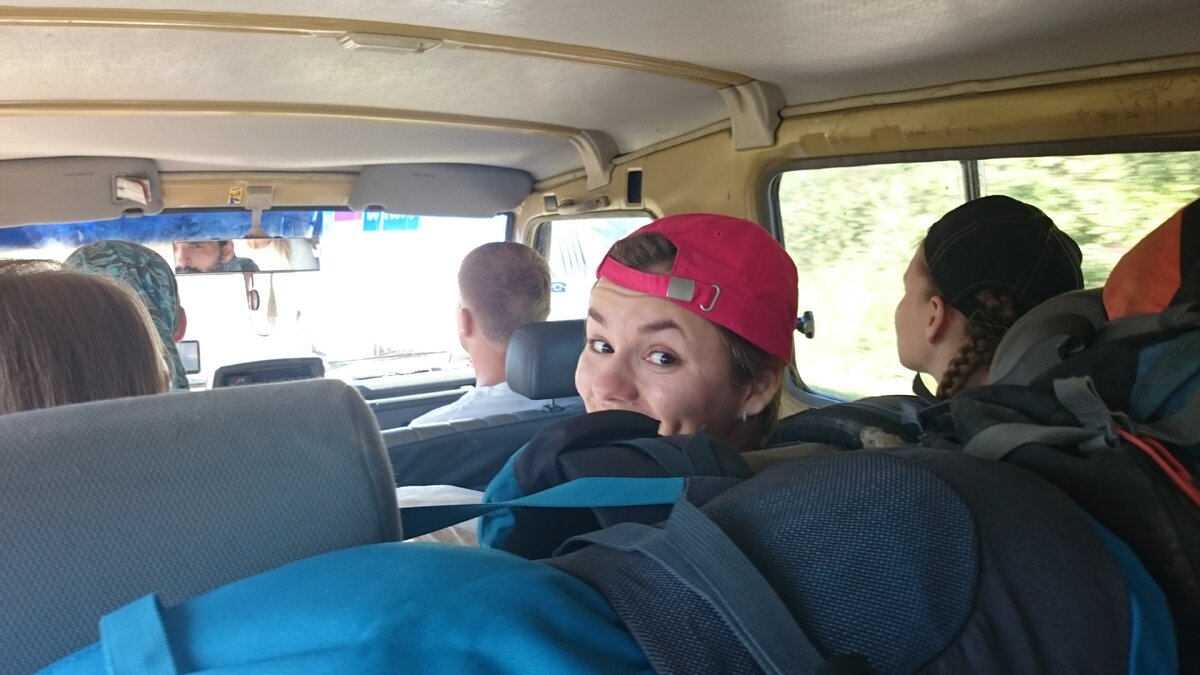 Заброска к началу маршрута - чтобы сэкономить время иногда можно пользоваться услугами внедорожников) 