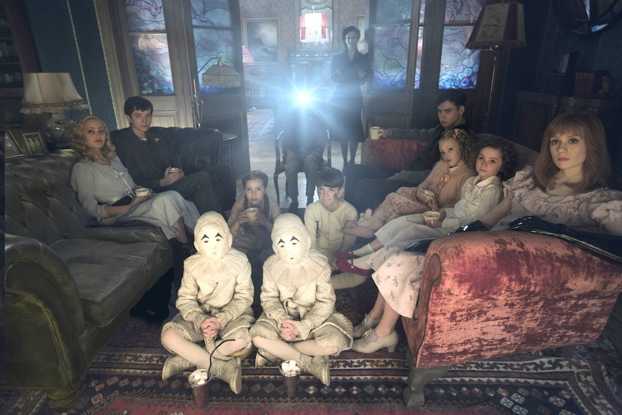 Кадр из фильма "Дом странных детей мисс Перегрин"