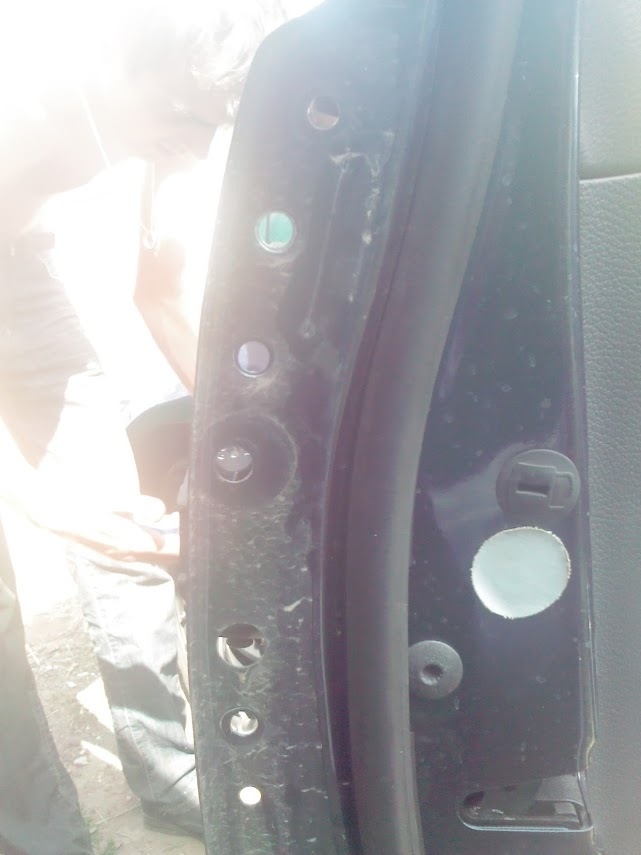 Она располагалась изначально левее, там где такой большой круг и видно внутри винт