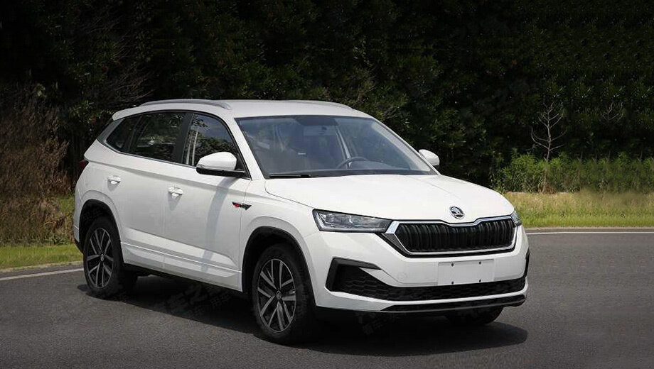 Дизайнеры поменяли всю переднюю часть и корму, не тронув остальное. В новом лице угадываются Scala и европейский Kamiq. Кстати, Kodiaq GT, снятый в аналогичных обстоятельствах, похож на младшего брата «улыбающимся» бампером и другими деталями. 
Китайская Skoda Kamiq за первые полгода продаж нашла 37 143 покупателя. С января по июль 2019-го реализована 20 531 штука. Для автомобиля с базовым ценником в 105 900 юаней (996 тысяч рублей) результат достойный, но успех надо закрепить. Этим и займётся «спортивный» Kamiq GT, анонсированный концептом Skoda Vision GT. Минпромторг КНР опубликовал снимки новой версии и кое-какие её данные.