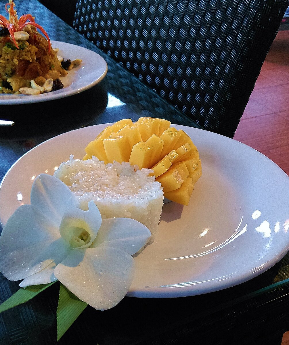 Mango Sticky rice приготовленный мною в Thai Cooking Academy под строгим руководством тайских преподавателей