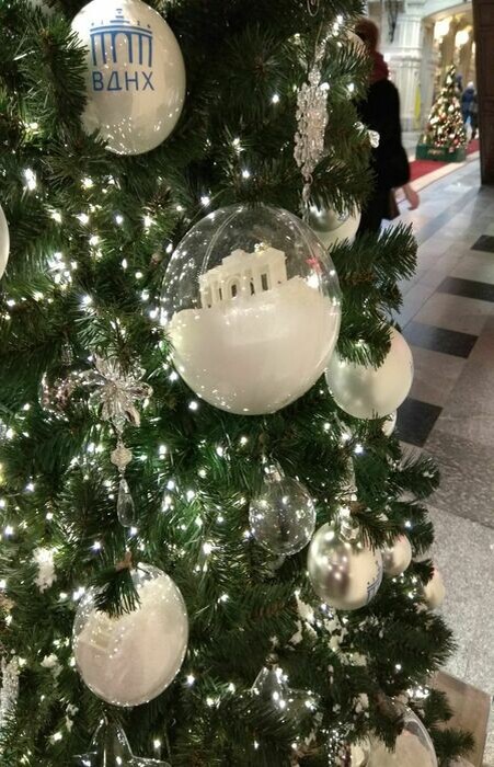 Ёлка  в ГУМе. Фото А.Троилиной