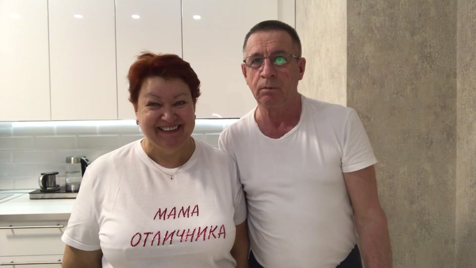 мама отличника 2023. мама отличника у малахова. мама отличника. лева мама отличника. ролик для лица мама отличника.