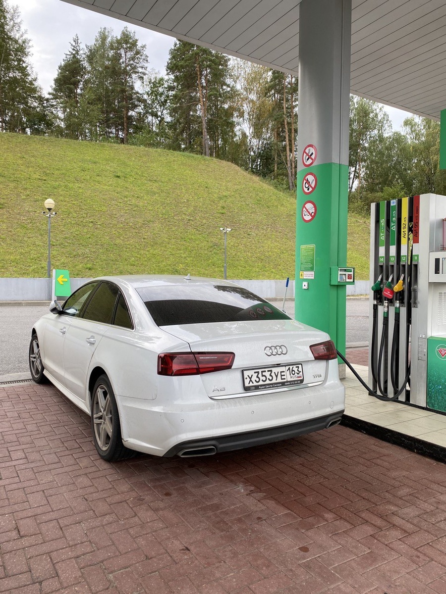 Фото, сделанное на заправке на границе Беларусь-Польша