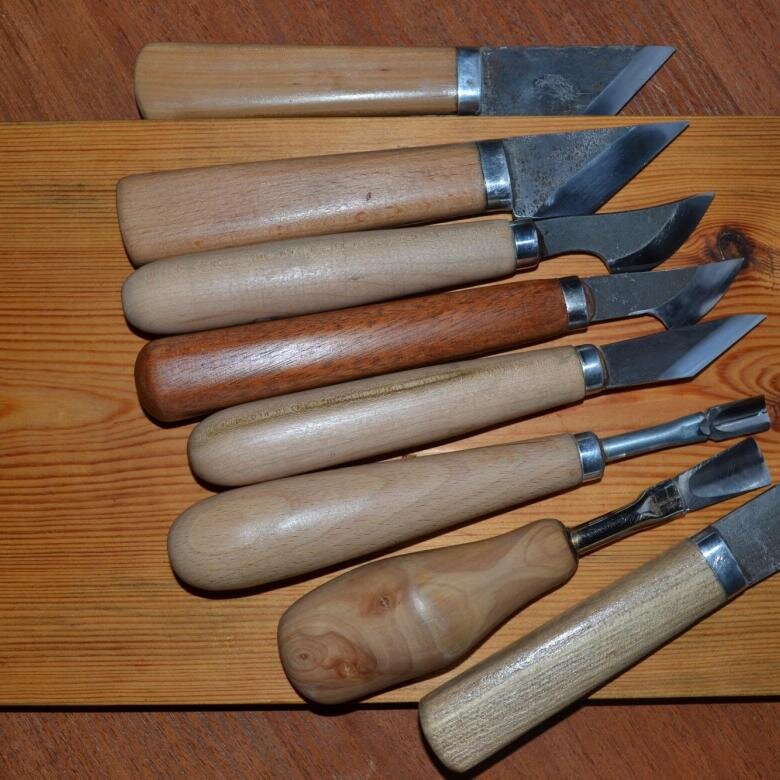 Инструменты для резьбы по дереву.