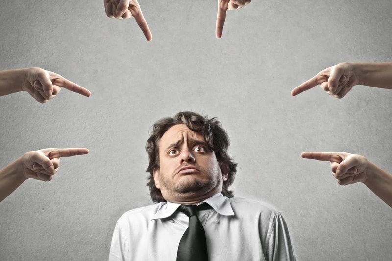 Критика-анализ, оценка о явлениях какой-либо области человеческой деятельности.