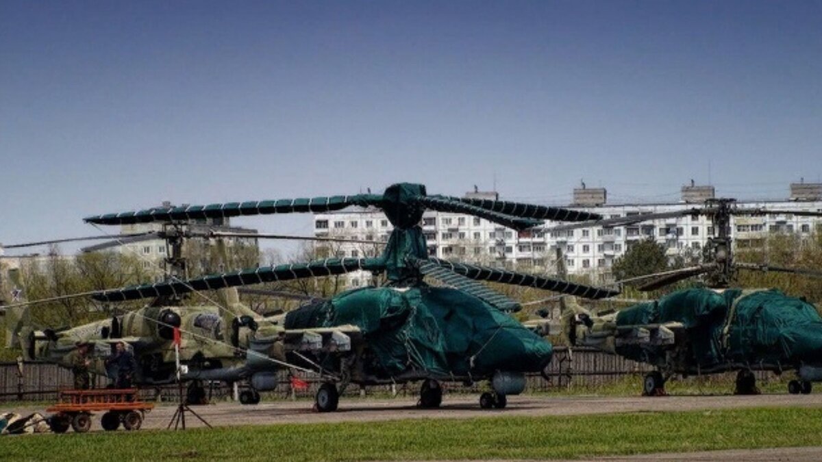 Арсеньев вертолеты. Арсеньев вертолеты. Ка-52 арсеньев. Завод прогресс город арсеньев приморский край. Памятник вертолёту ми-24 арсеньев.