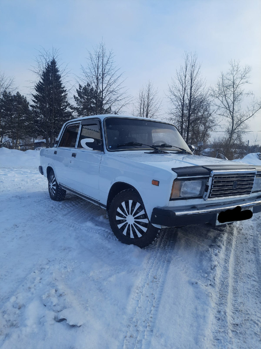 ВАЗ 2107 давольно таки просто и относительно надёжный автомобиль 
