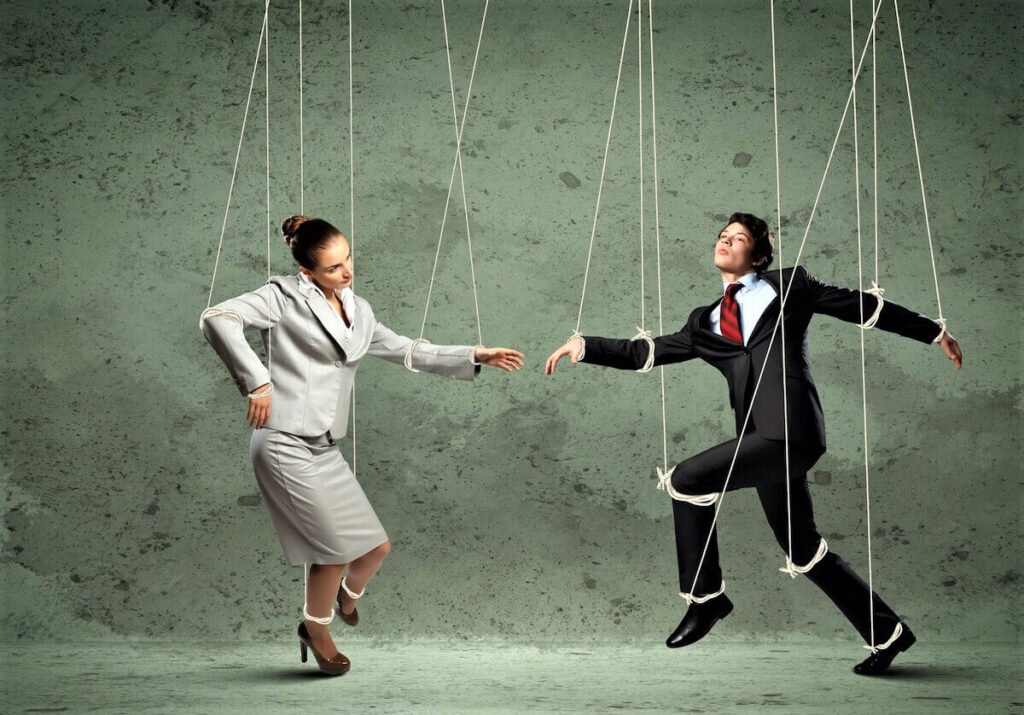 Почему мы зависим от чужого мнения?