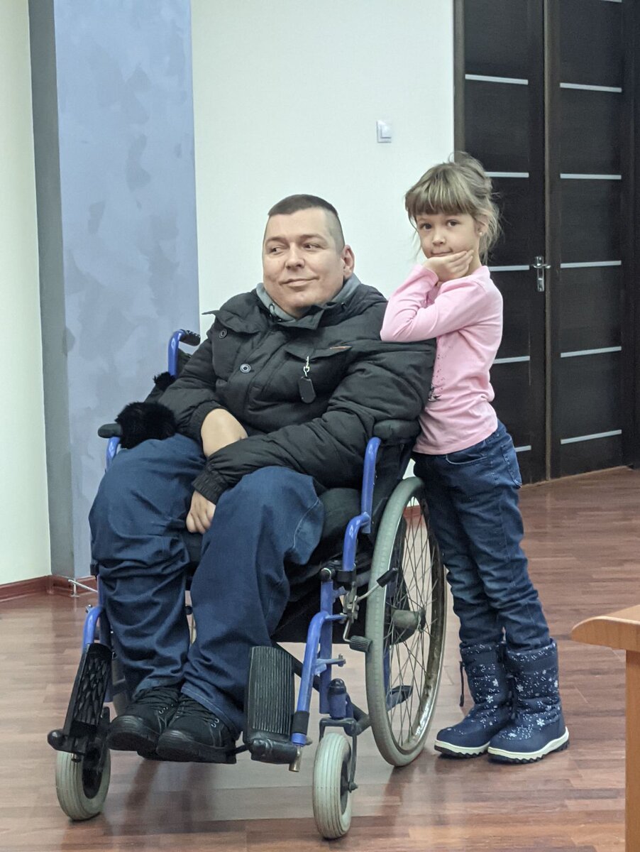 Гомин Пётр с внучкой 