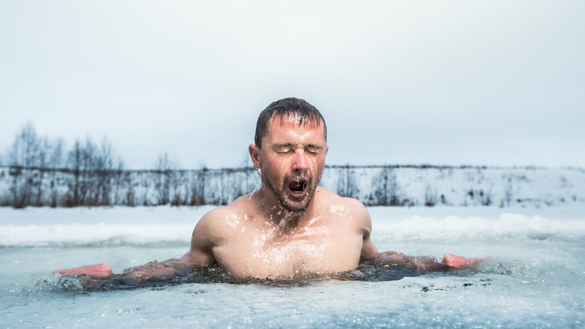 люди в ледяной воде