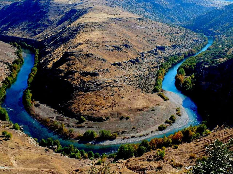 Ев рат. Река Евфрат в Ираке. Евфрат в Турции. Река Евфрат в Турции. Долина реки Евфрат.