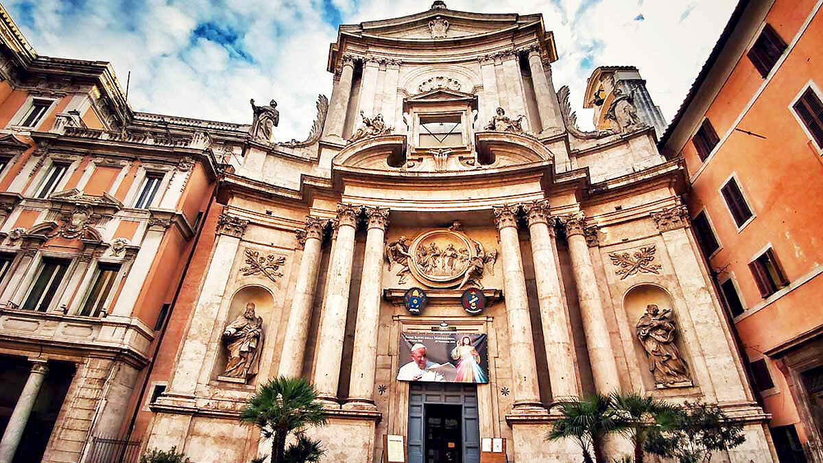 Собор Сан-Марчелло-аль-Корсо или  Basilica Marcello al Corso. Рим.