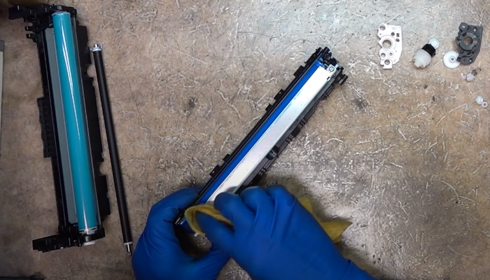 Фото 76. Снимаем указанную крышку