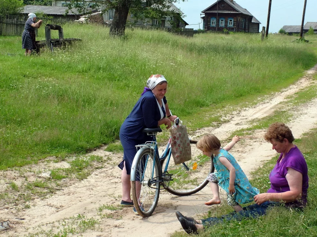 Повседневная жизнь городов и деревень. Деревня жителей. Лето в деревне люди. Жизнь в селе. Смешные кадры из деревенской жизни.