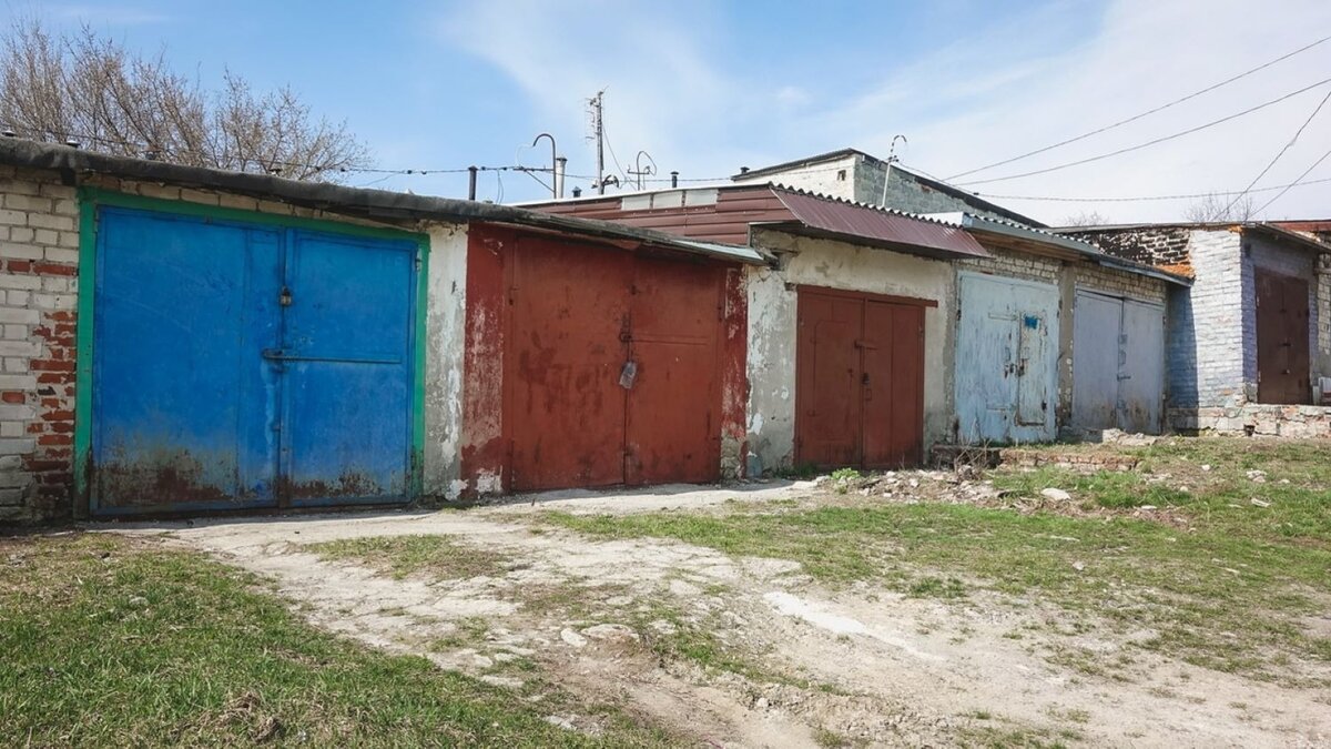 Воде некуда уходить»: гаражи в Академгородке подтапливает из-за кладбища |  Atas.info | Дзен