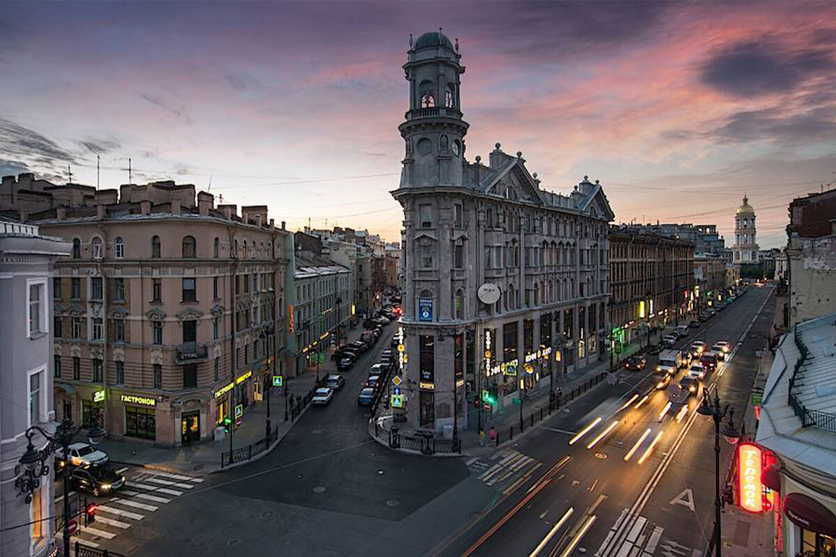 Культурная столица всегда манит. Размеренная жизнь, красивая архитектура, что может быть лучше?