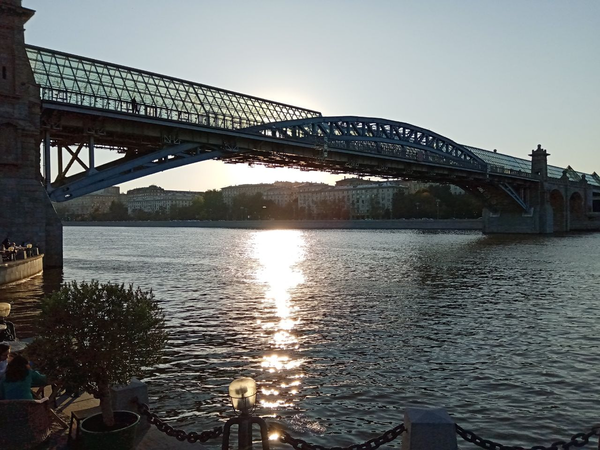 Мост через Москва реку