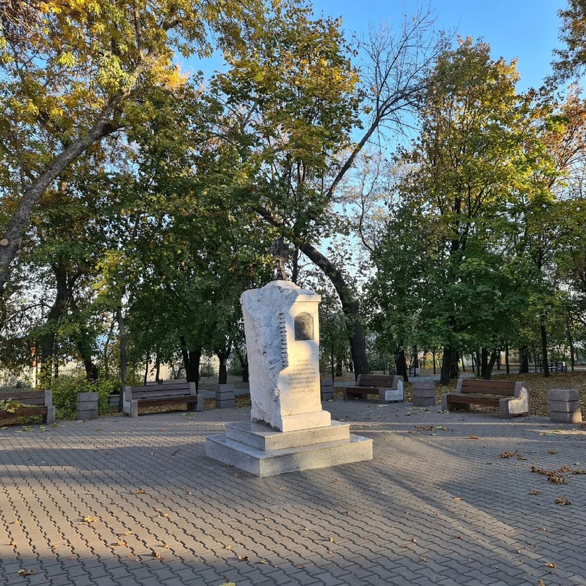 Места в таганроге. Сквер у Петра Таганрог. Бульвар Петра 1 Таганрог. Памятник Петру 1 в Таганроге.