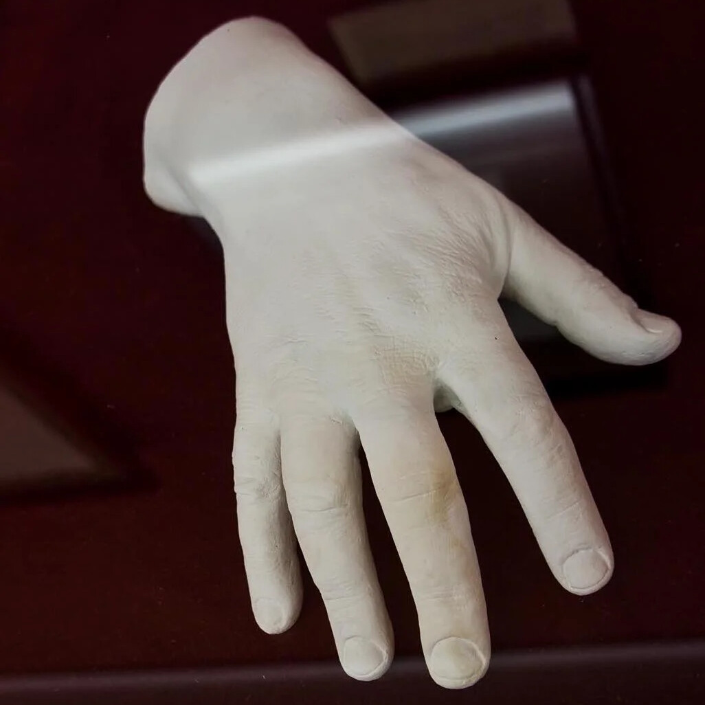 Рука шопена. Слепок руки Рубинштейна. Слепок руки Рахманинова. Ференц лист слепок руки. Фредерик Шопен слепок руки