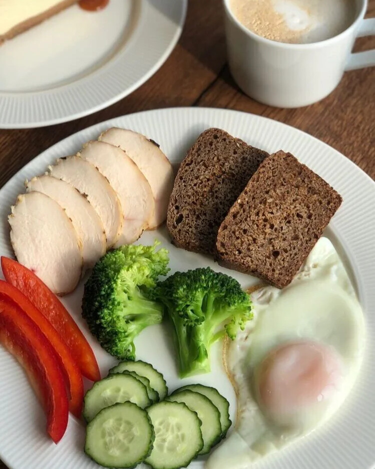 Что можно на завтрак при диабете. Палезни завтрак для биремени. Завтрак для беременных. Легкий и полезный завтрак для беременных. Завтрак диабетика.