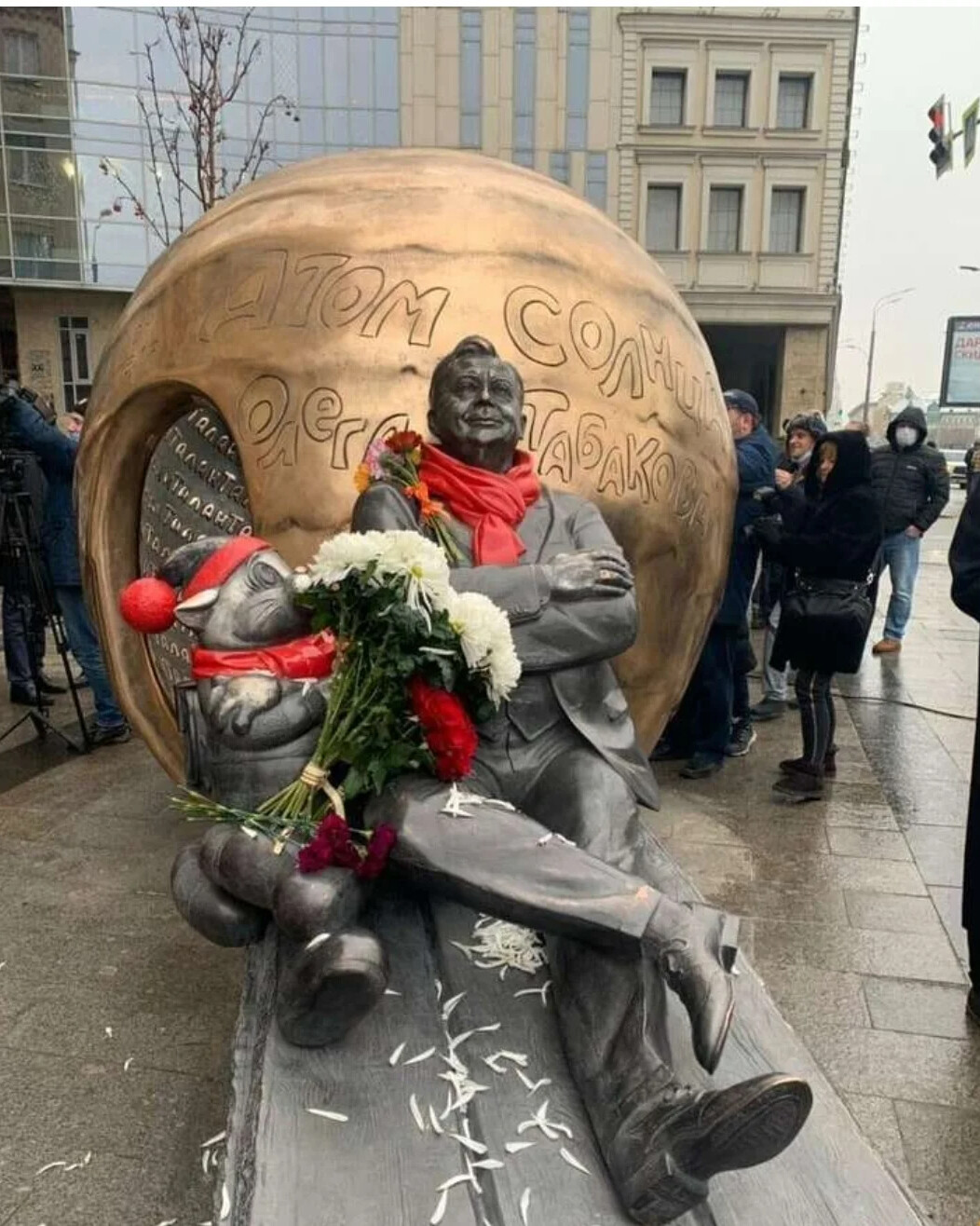 Памятник табакову в москве на сухаревской