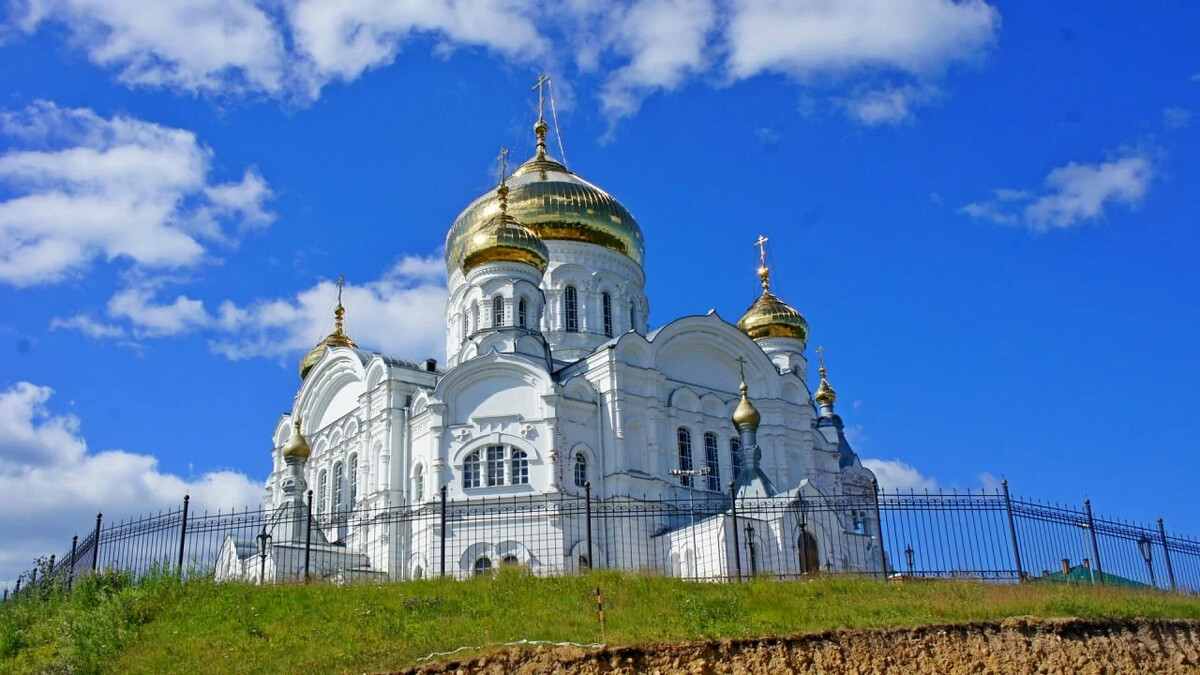 Белогорский монастырь Пермский край. Белогорский монастырь Донецкая область. Белая гора Пермь. Белая гора Калинино.