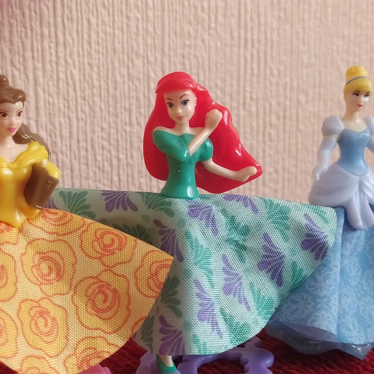 киндер сюрприз принцессы диснея. киндер принцессы диснея 2013. киндер принцессы диснея. киндер принцессы диснея 2013. Kinder сюрприз принцессы disney.