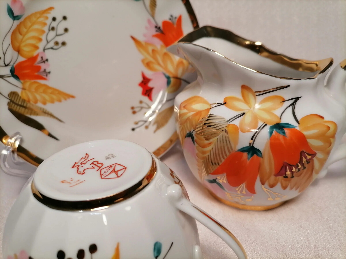 сервиз ручная роспись. сервиз ручная роспись. сервиз лфз сакура. сервиз ручная роспись. растительный орнамент на посуде.