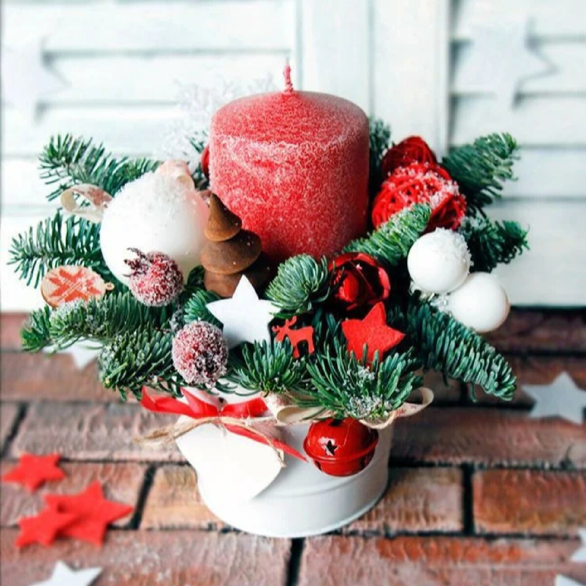 новогодняя композиция в кашпо. новогодняя композиция в корзине. новогодняя композиция из веток. корзинка новогодняя декоративная. новогодняя композиция в кашпо.