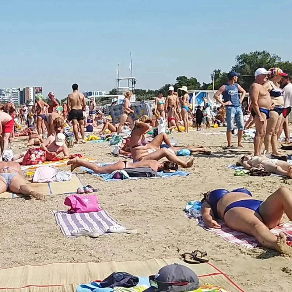 Летом на пляже в анапе