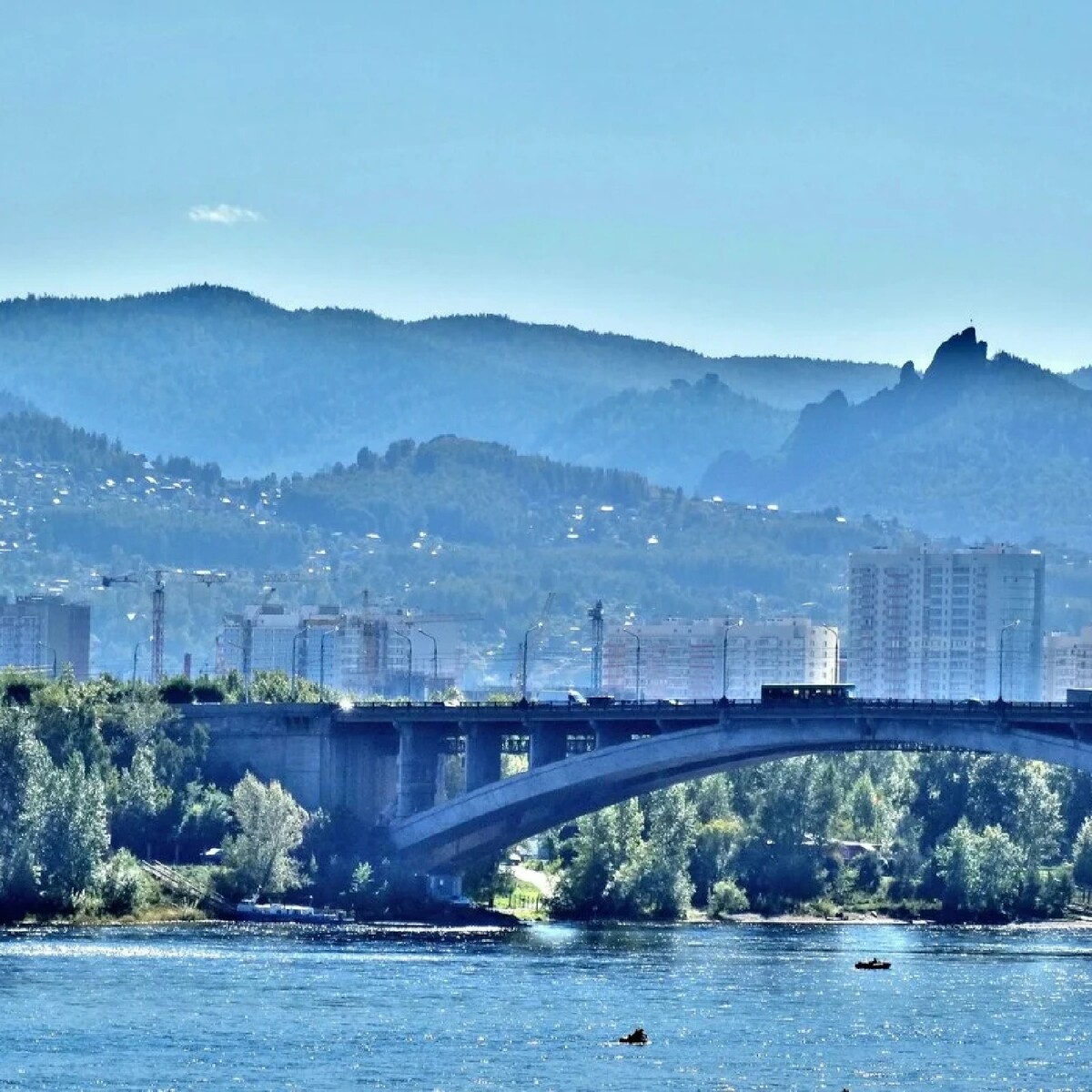 Красноярский край города. Красноярск. Красноярск Енисей лето. Красноярск вид на Енисей. Красноярск виды города.